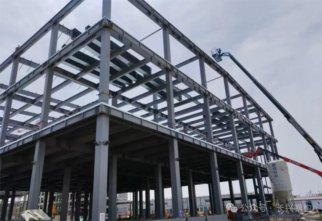 長興鋼構(gòu)：全面加強(qiáng)施工現(xiàn)場安全檢查，筑牢安全防線